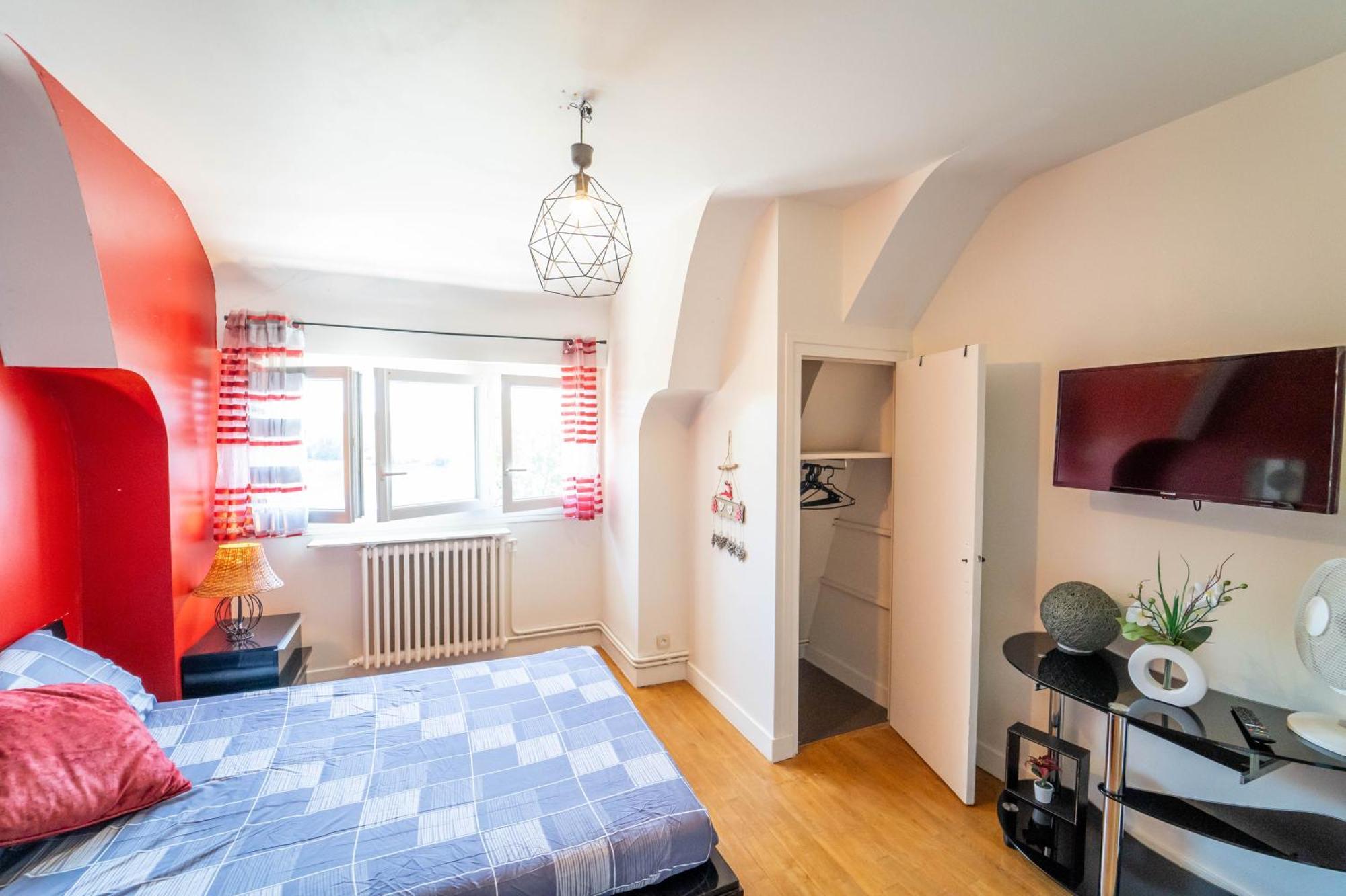 Appart 4 Chambres Parking Voitures Velos 10Min Blois Dış mekan fotoğraf