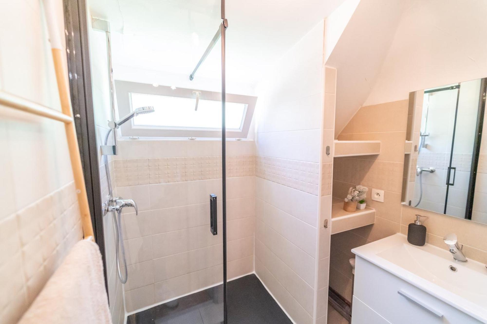 Appart 4 Chambres Parking Voitures Velos 10Min Blois Dış mekan fotoğraf